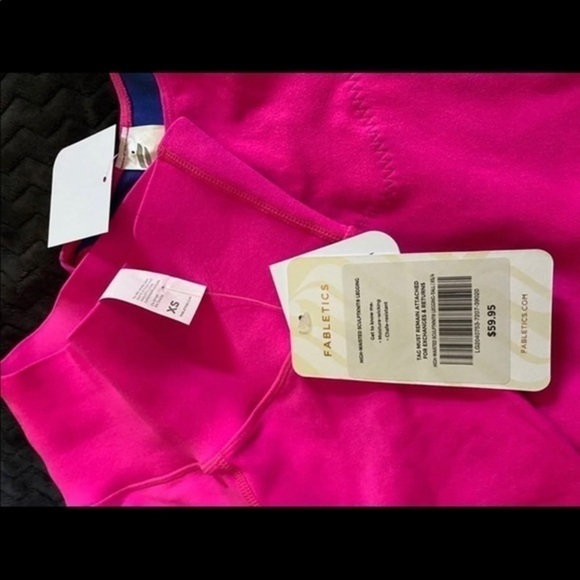 Brand new two piece pink Fabletics Set - Picture 2 of 4